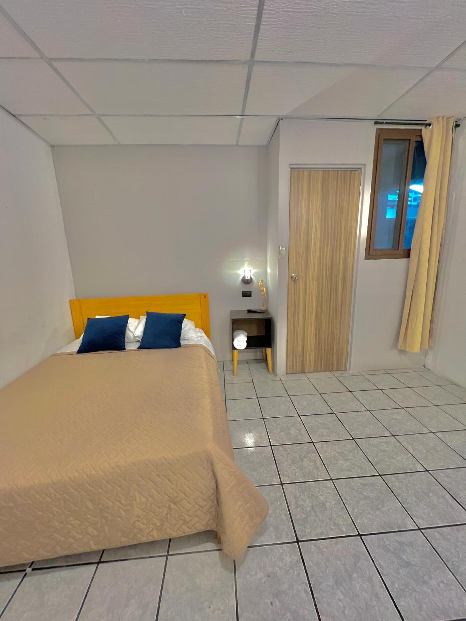Hotel Citadin Zona 4 Guatemala Dış mekan fotoğraf